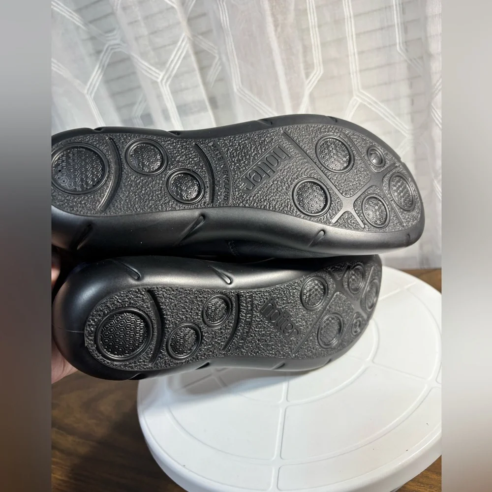 Hotter women’s navy Glove all leather slip on flat loafers NWOT size 6
